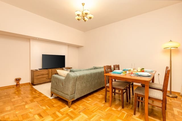 Bright Plovdiv Escape: Modern &amp; Cozy 1BD Apartment - Photo 4