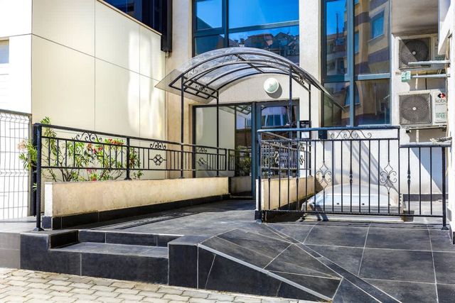 Cityscape Retreat 1BD Flat in the Heart of Plovdiv