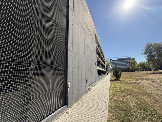 Big 5 Story Parking with security