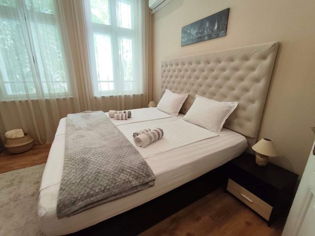 Apo Apartment - Top Center