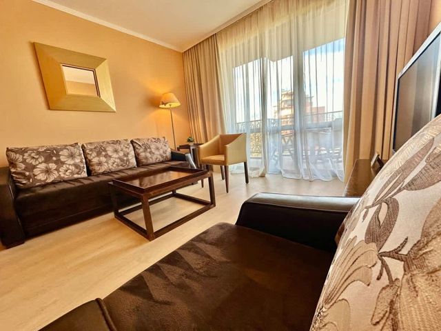 Cozy two bedroom in Royal Beach