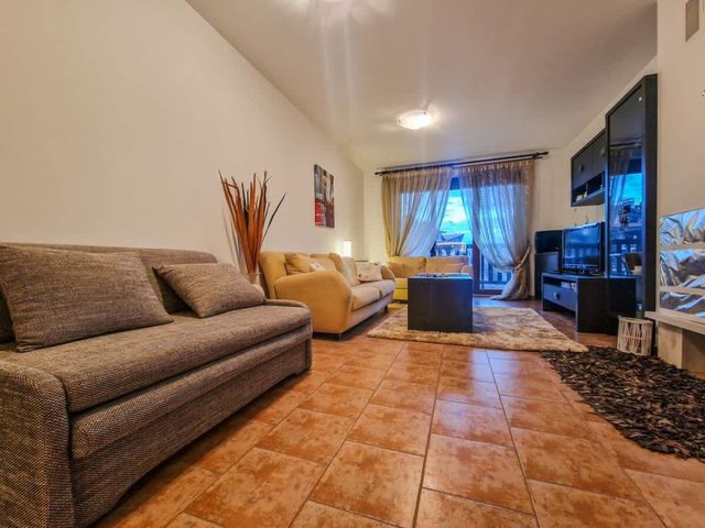 Cozy 2-Bedroom Stay with Parking in OLD INN Bansko