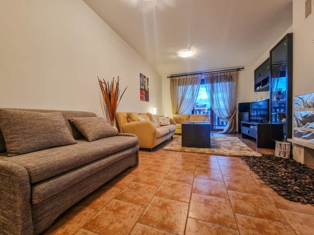 Cozy 2-Bedroom Stay with Parking in OLD INN Bansko