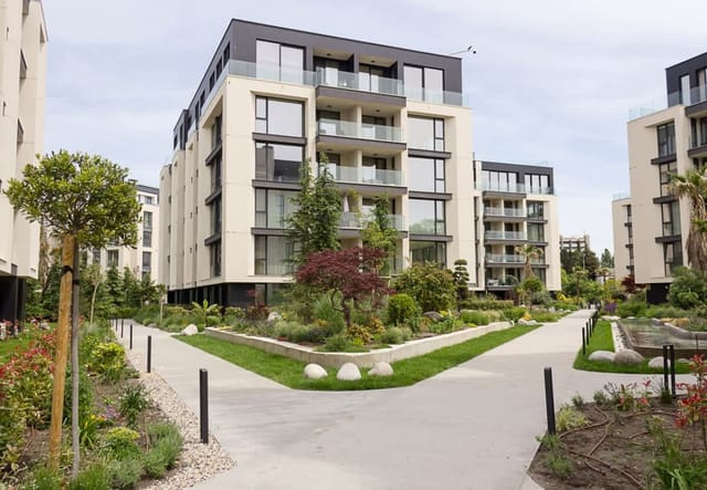 Azur Delux -1BD Flat with Parking &amp; Pool - Photo 4