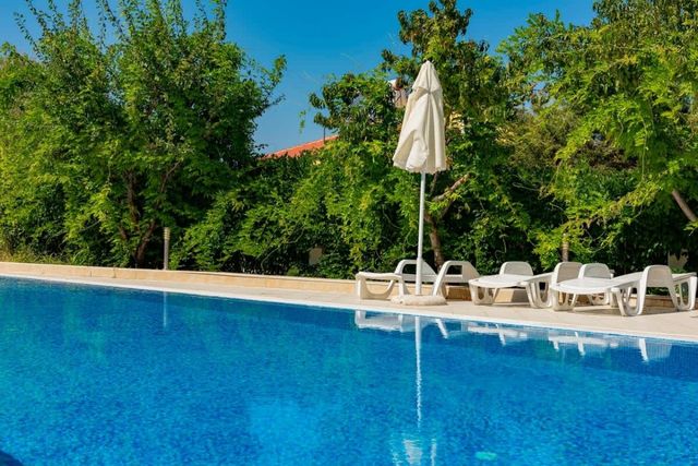 Family Apartment with Sea View in Apolon