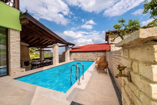 *Villa Apple* 3 BR Luxury Villa PRV pool & BBQ