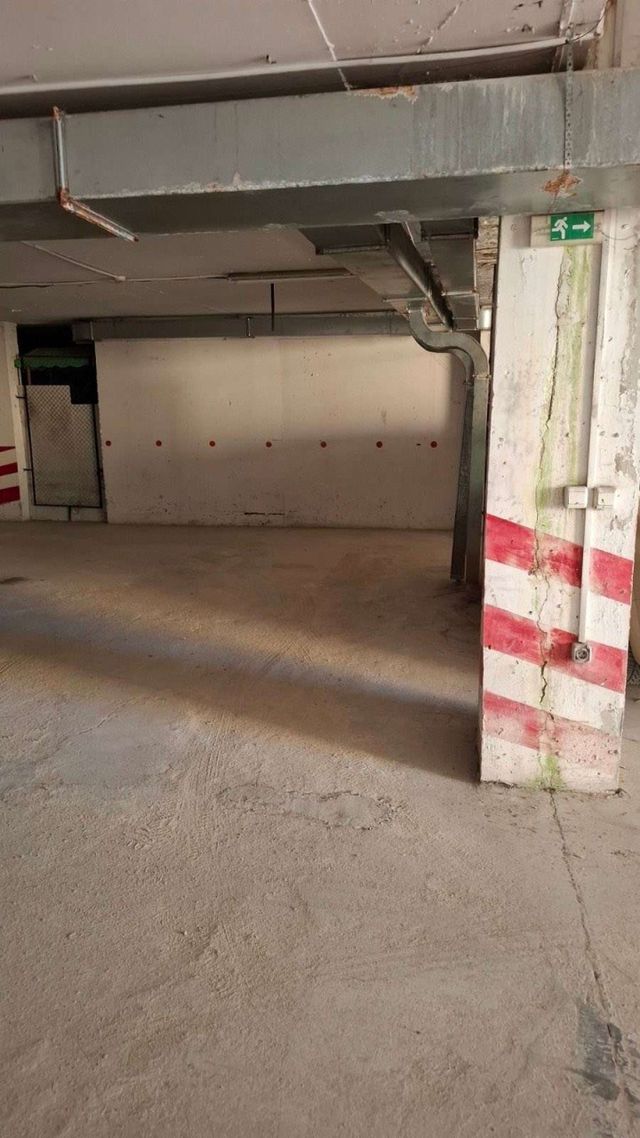 Golden Sands: 1BD Retreat with Free Parking Space