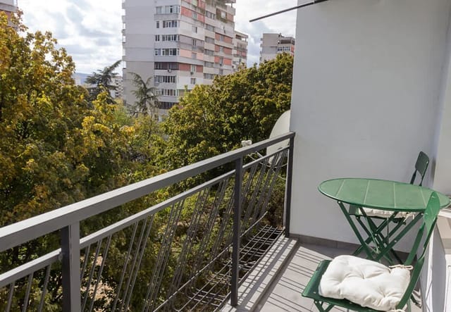 1BD Sea Garden Retreat with Dedicated Workspace