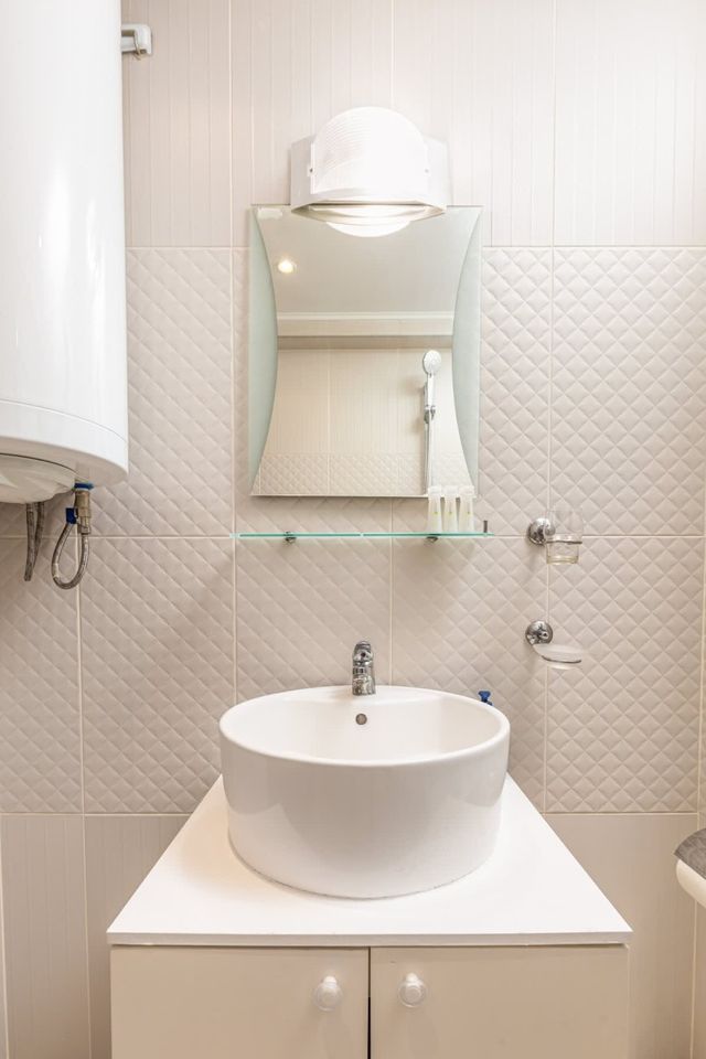 Downtown 1BD Apartment w/ Cosy Balcony