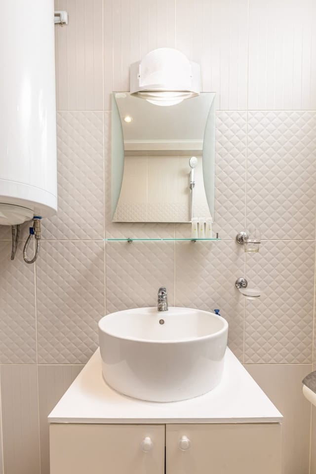 Downtown 1BD Apartment w/ Cosy Balcony