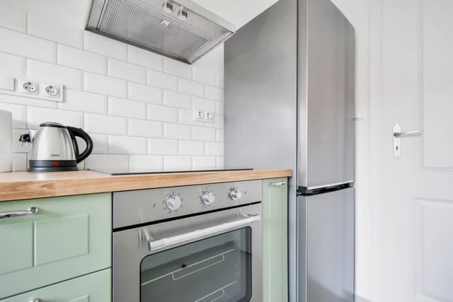 Scandinavian Charm - Central 1BD with Desk