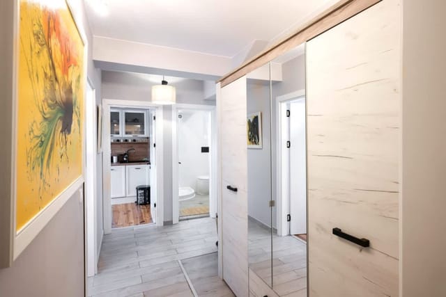 AeroLuxe Living 1BD Apartment