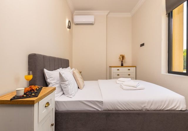 Central Apartments with Garden view - Apt No. 4 - Photo 3