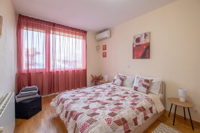 Serdica top center - 3 berdoom cosy apartment