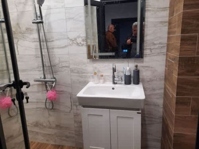 Plovdiv Central: Modern 1BR with Netflix &amp; Balcony - Photo 4