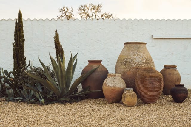 Casa da Volta — Contemporary Walled Villa with Courtyards & Exceptional Natural Light