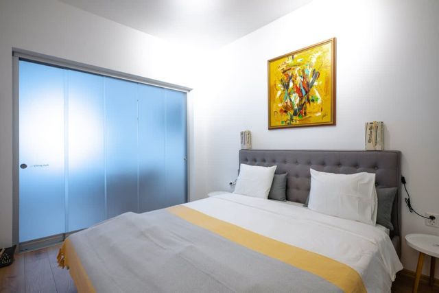 Modern 2BD Flat with Prime Location and Workspace