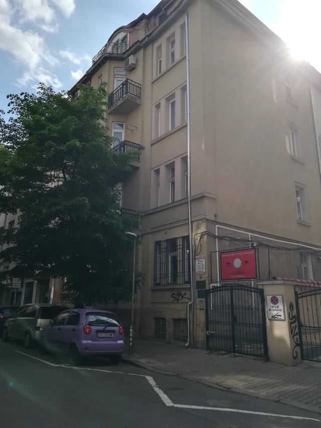 Office in an old building (1938) that is a cultural monument. Size 160 sq. m. No bathroom. No elevator, 4-th floor; 5 rooms; 2 small balconies.