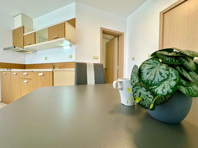 Cozy  pool view apartment on complex Rainbow 3