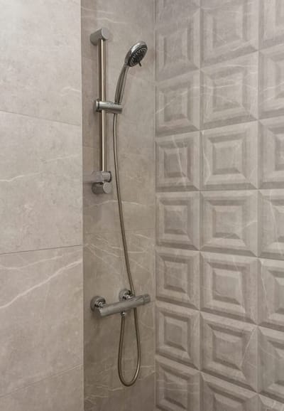 2BD Home In The Heart Of Varna with Parking - Blue