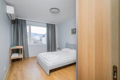 Modern and Central: 1BD Flat with Balcony