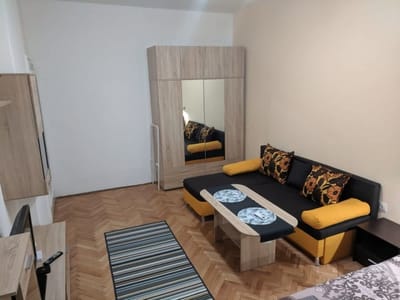 Convenient New Apartment Near Metro Station
