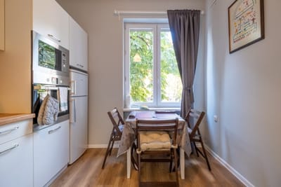 Great Central Cozy Apartment