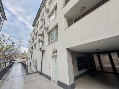 1BD Retreat with Balcony in Vibrant Varna District