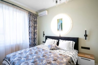 Urban Charm & Comfort - Chic 2BD in Prime Location