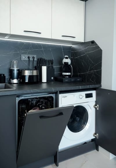 Royal View –Luxury 2BR Apartment with Sea Panorama