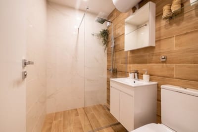 Luxury Studio Living with Top Location