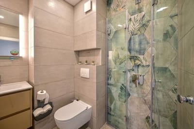 Tropicana Penthouse – 1BD Free parking