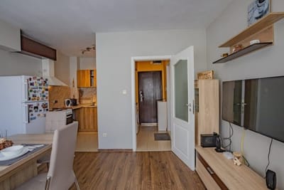 Modern 1BR Apt – Top Location, 4 min to Metro