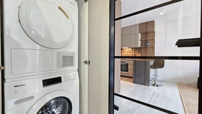 Bright Urban Stay with Parking