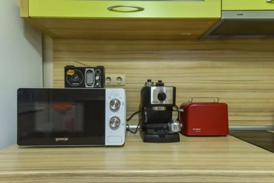 Vintage Spot - Colorful One-Bedroom Apartment