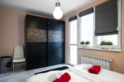 Bright & Central 1BD Flat - Dedicated Work Space