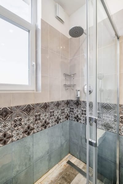 New 1930s quiet central apartment w/AC - 2 bedroom