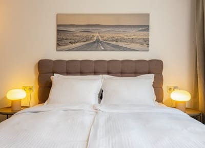 Downtown Modern Studio with Balcony