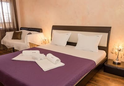 Varna Gem: 2BD Flat with Sunny Balcony