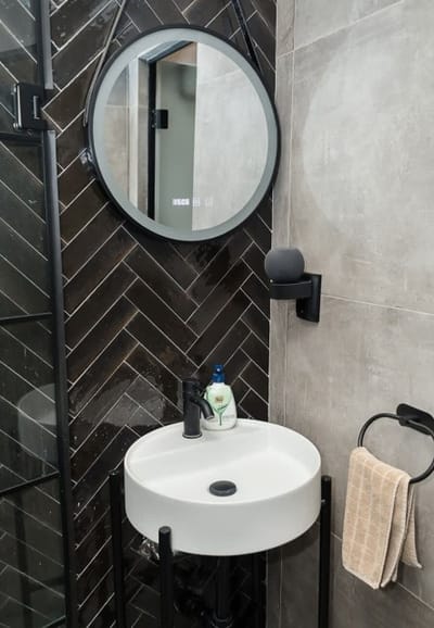 Stylish Maisonette Just Steps from the Sea Garden