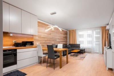 Urban Elegance at Its Finest Stylish 1-BD Flat