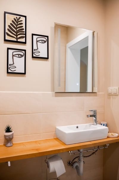 Central Stylish Suite & Studio with Shared Terrace