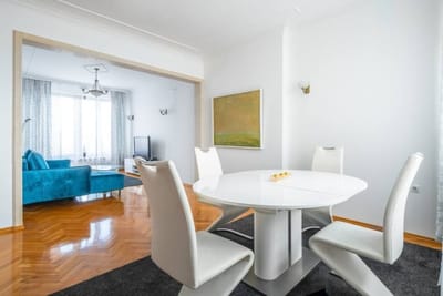 Vitosha Str 2BD White & Blue Apt