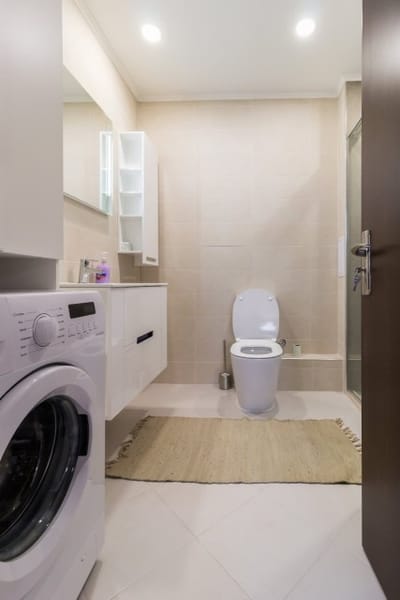 Pop your C-o-l-o-r-s - Funky and Modern 1BDR. Apt.