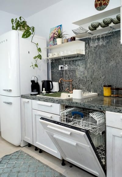 Stylish Flat with Balcony & City Views–Briz, Varna