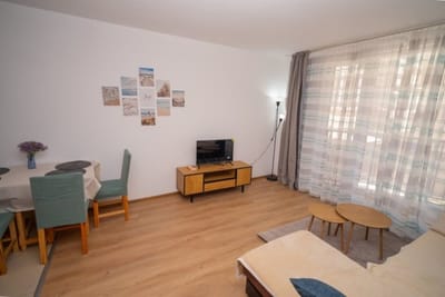 Spacious 2BD Apart. Walk to City Centre