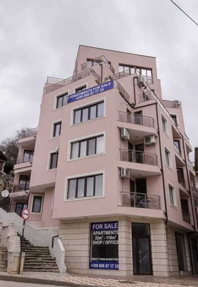 Seaview Haven: Elegant 2BD Flat in Balchik