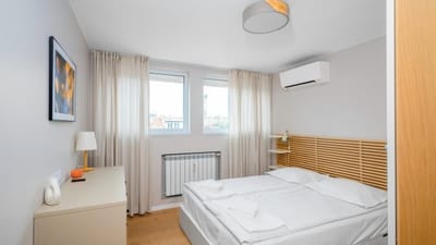 Quiet 2 BDR Comfort Near NDK + Workspace