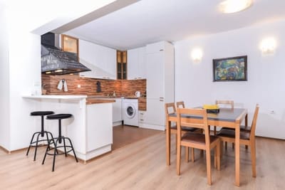 Eleganto - Central 2BD Stylish Apartment