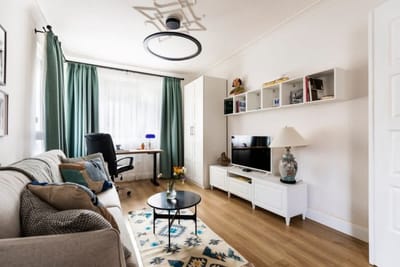 A French affair. With parking, style and elegance.